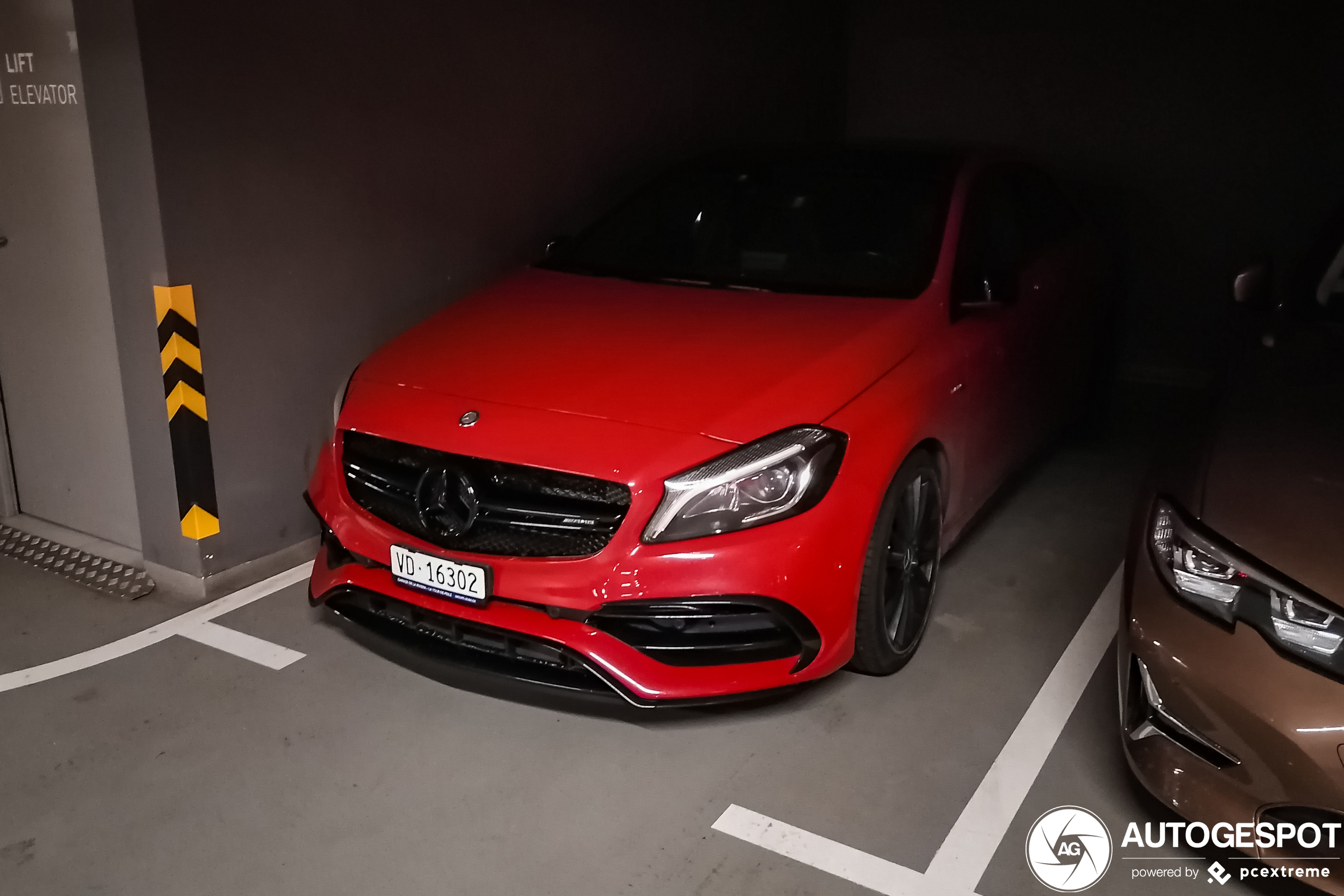 Mercedes-AMG A 45 W176 2015