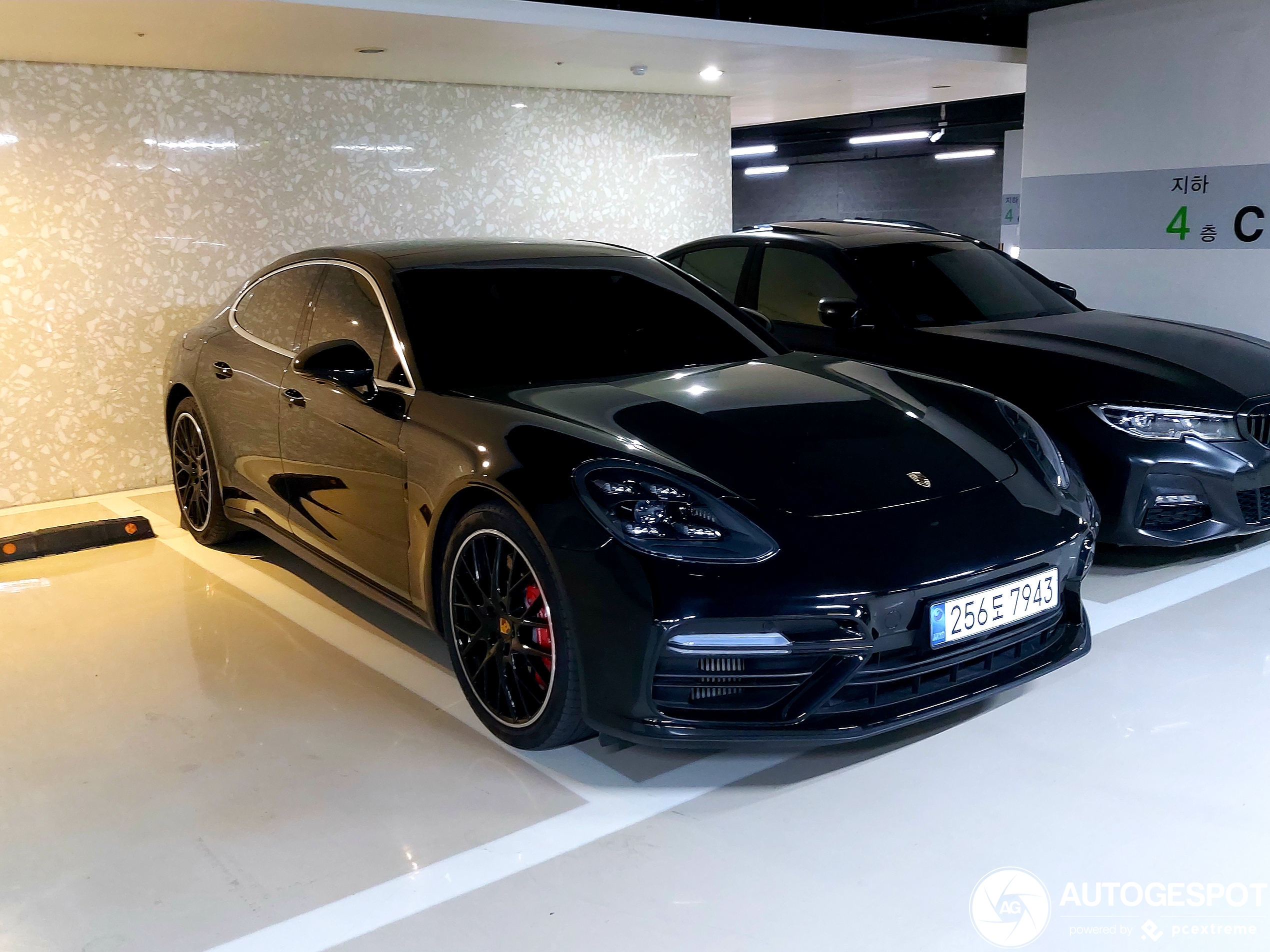 Porsche 971 Panamera Turbo