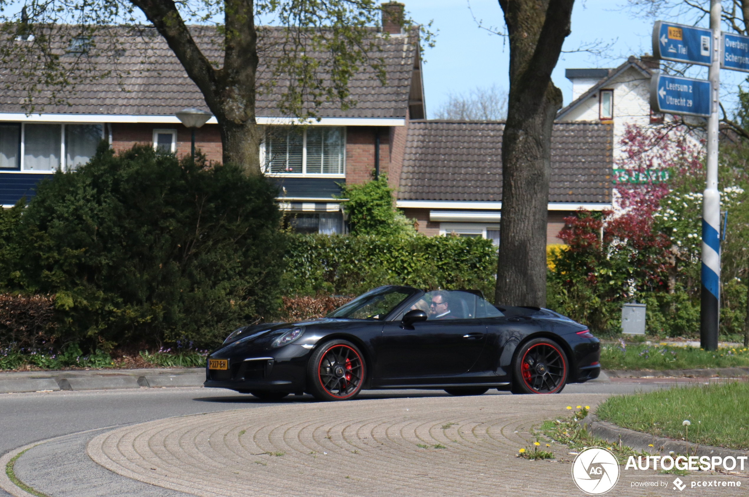 Porsche 991 Carrera 4 GTS Cabriolet MkII