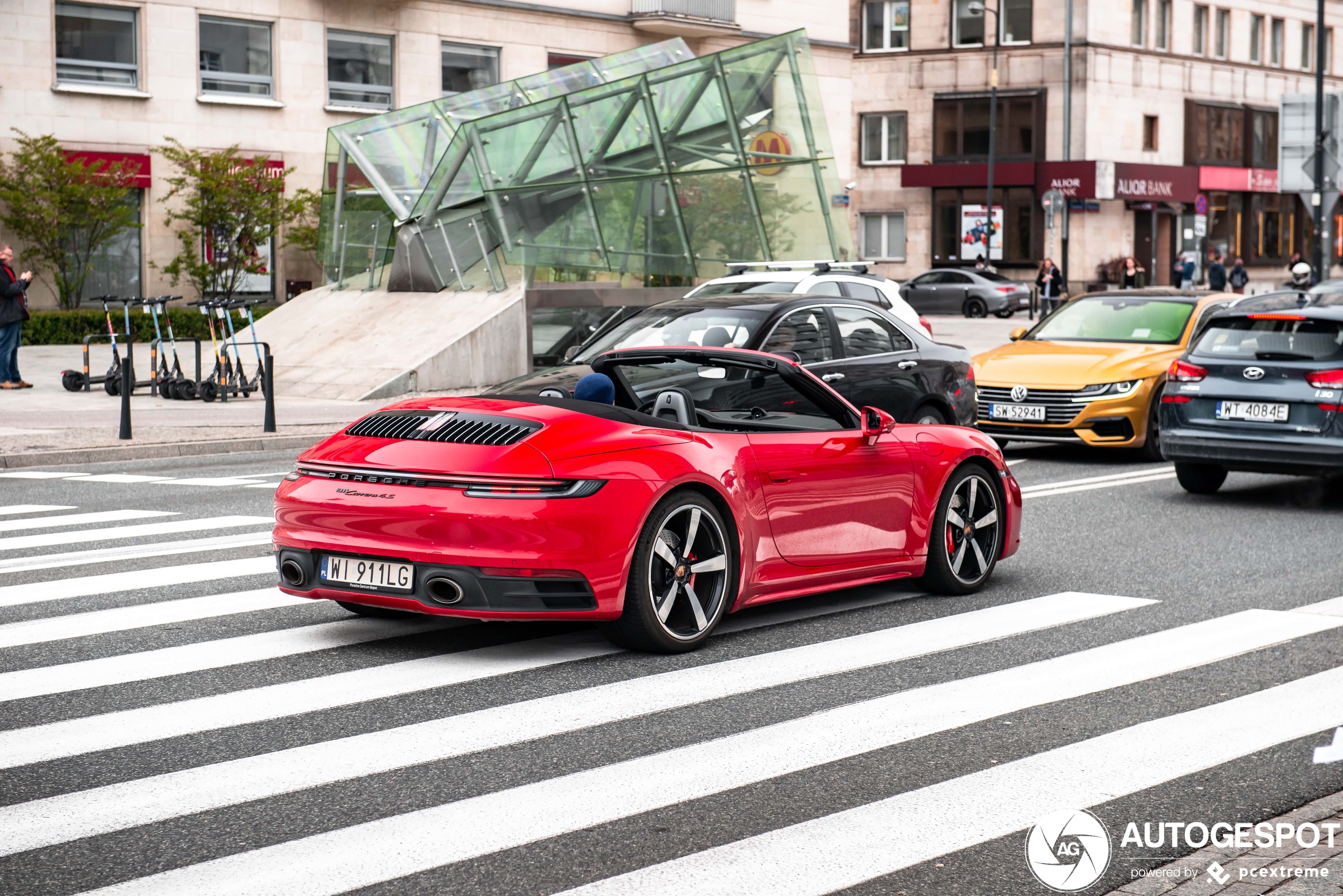 Porsche 992 Carrera 4S Cabriolet