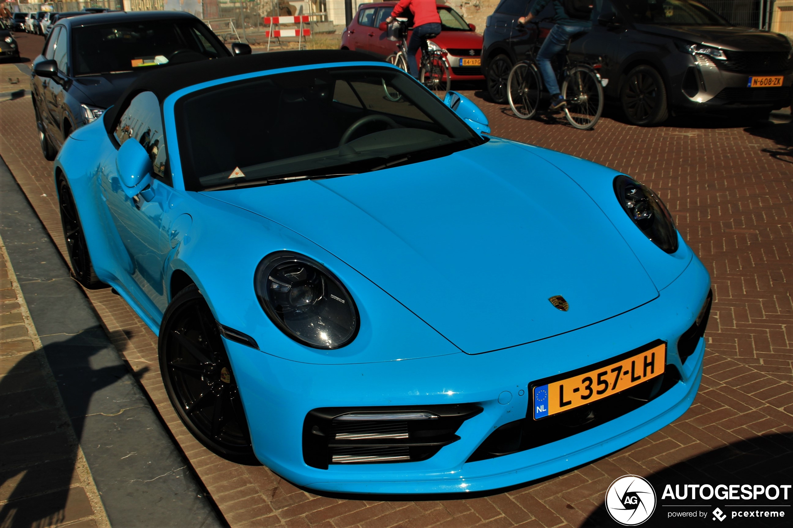 Porsche 992 Carrera 4S Cabriolet