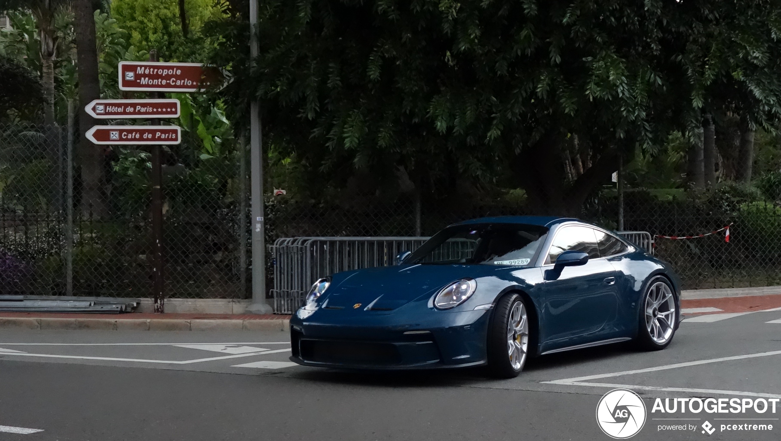 Porsche 992 GT3 Touring