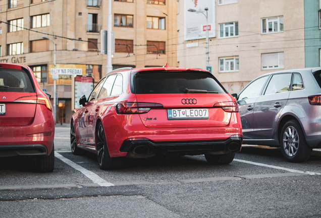 Audi RS4 Avant B9