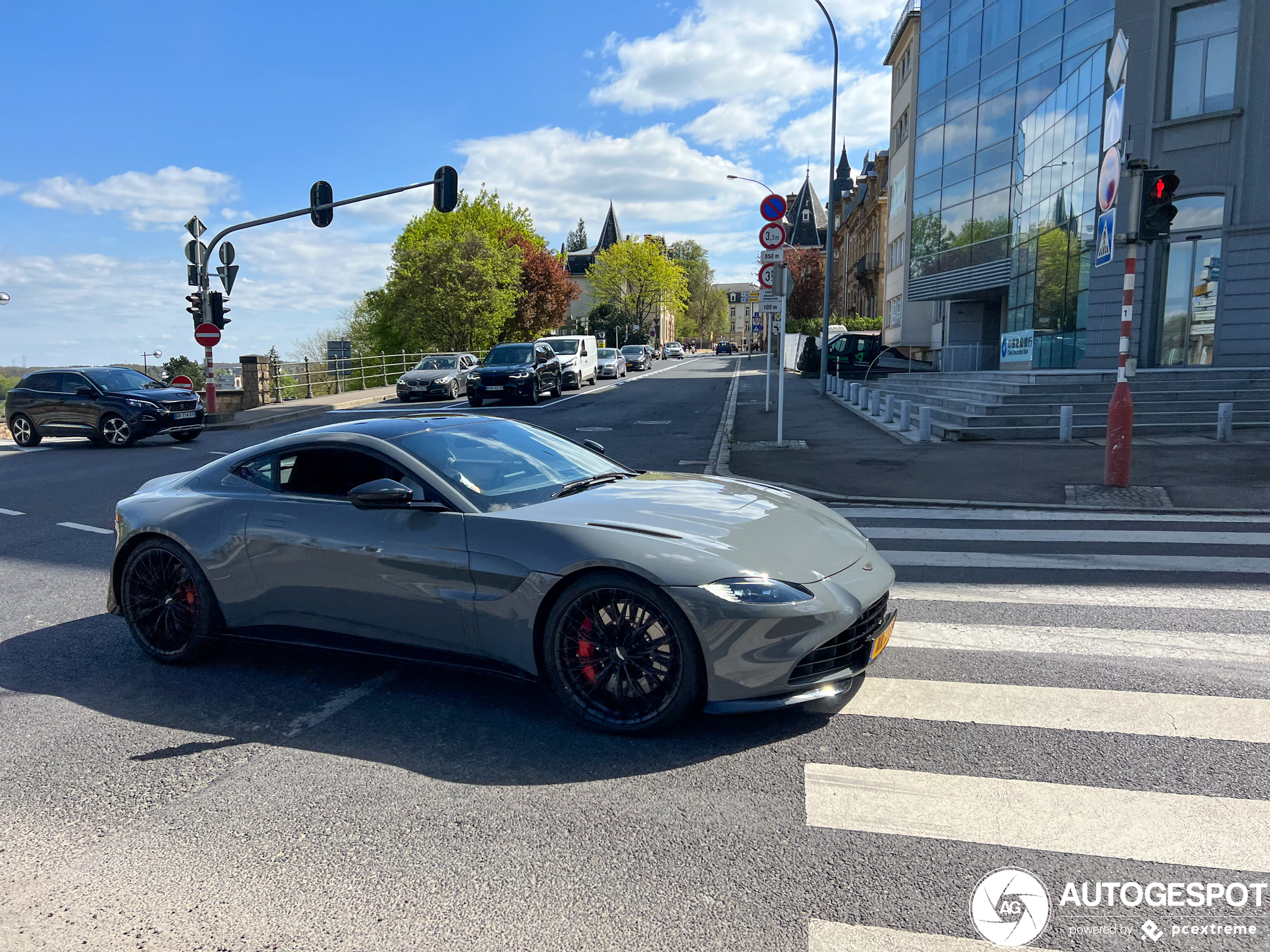 Aston Martin V8 Vantage 2018