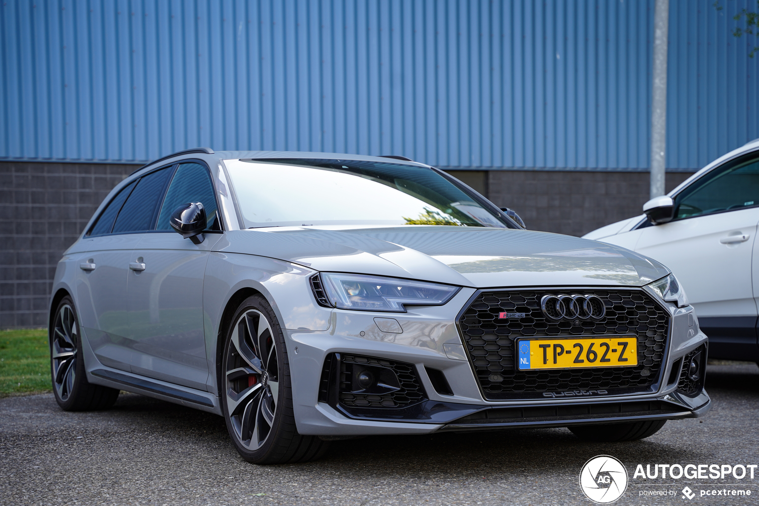 Audi RS4 Avant B9