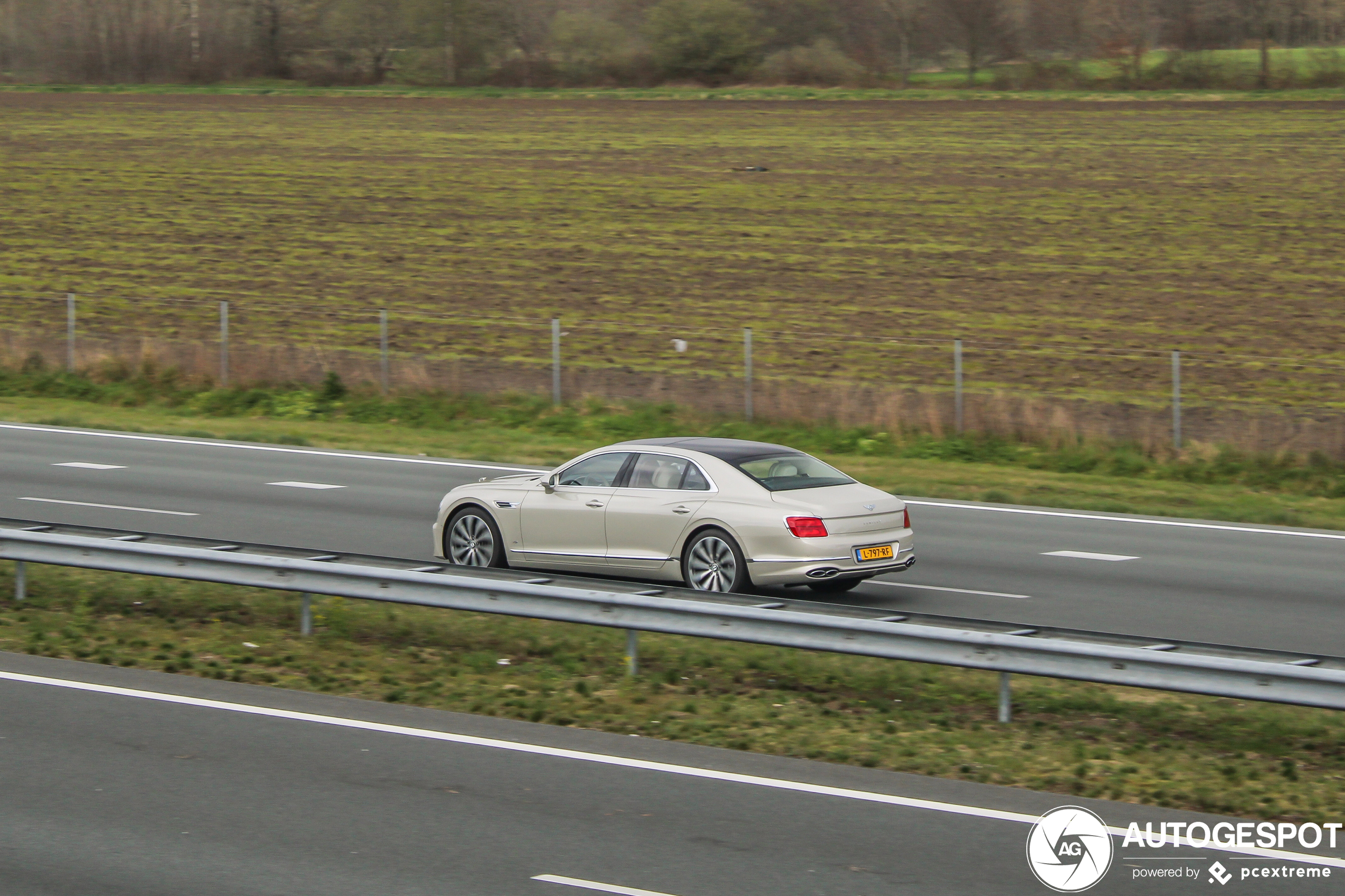 Bentley Flying Spur V8 2021