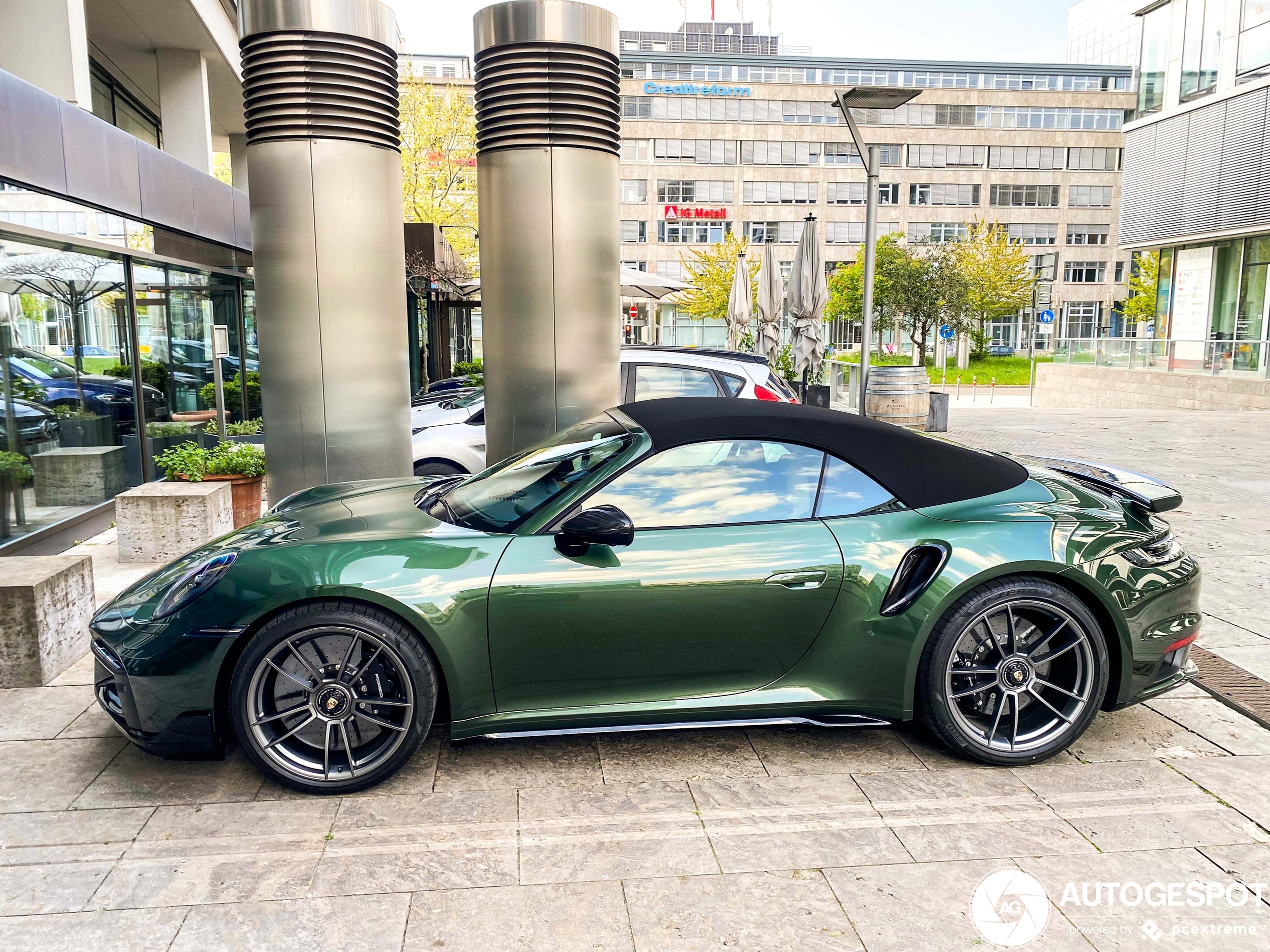 Porsche 992 Turbo S Cabriolet MkI - 22 April 2022 - Autogespot