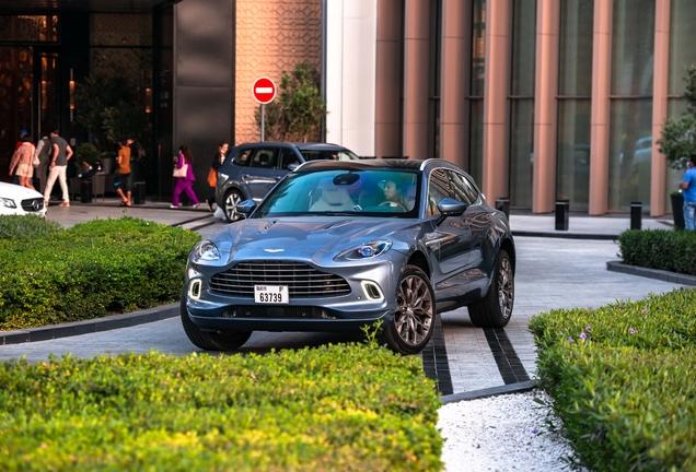 Aston Martin DBX