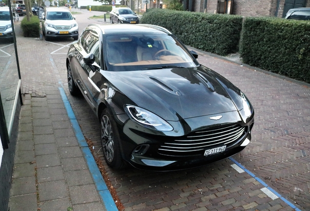 Aston Martin DBX