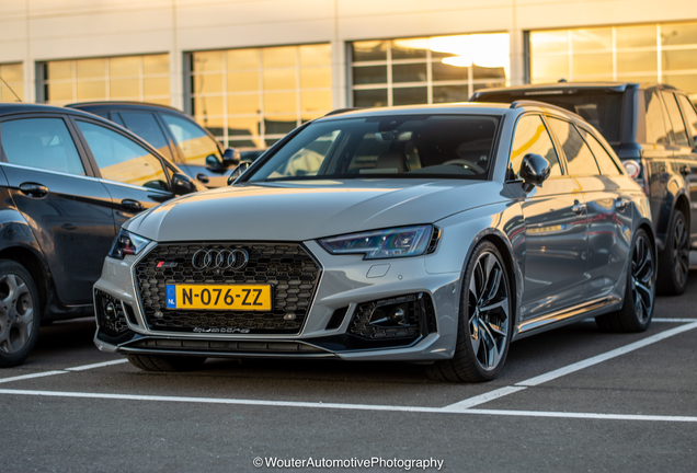 Audi RS4 Avant B9