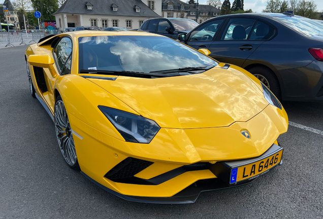 Lamborghini Aventador S LP740-4