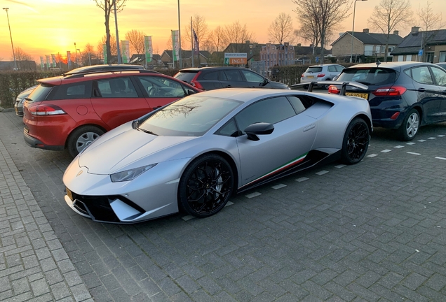 Lamborghini Huracán LP640-4 Performante