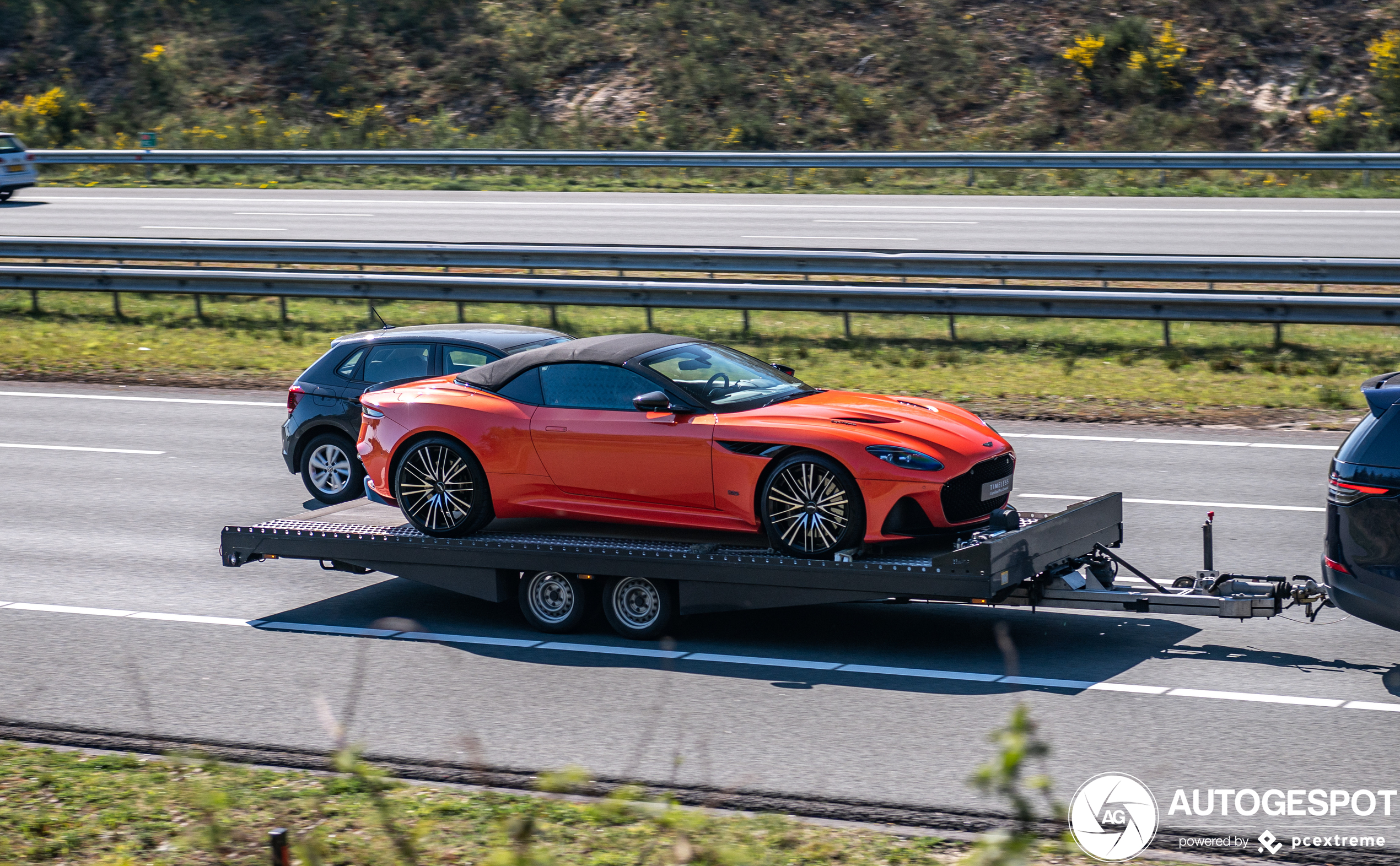 Aston Martin DBS Superleggera Volante