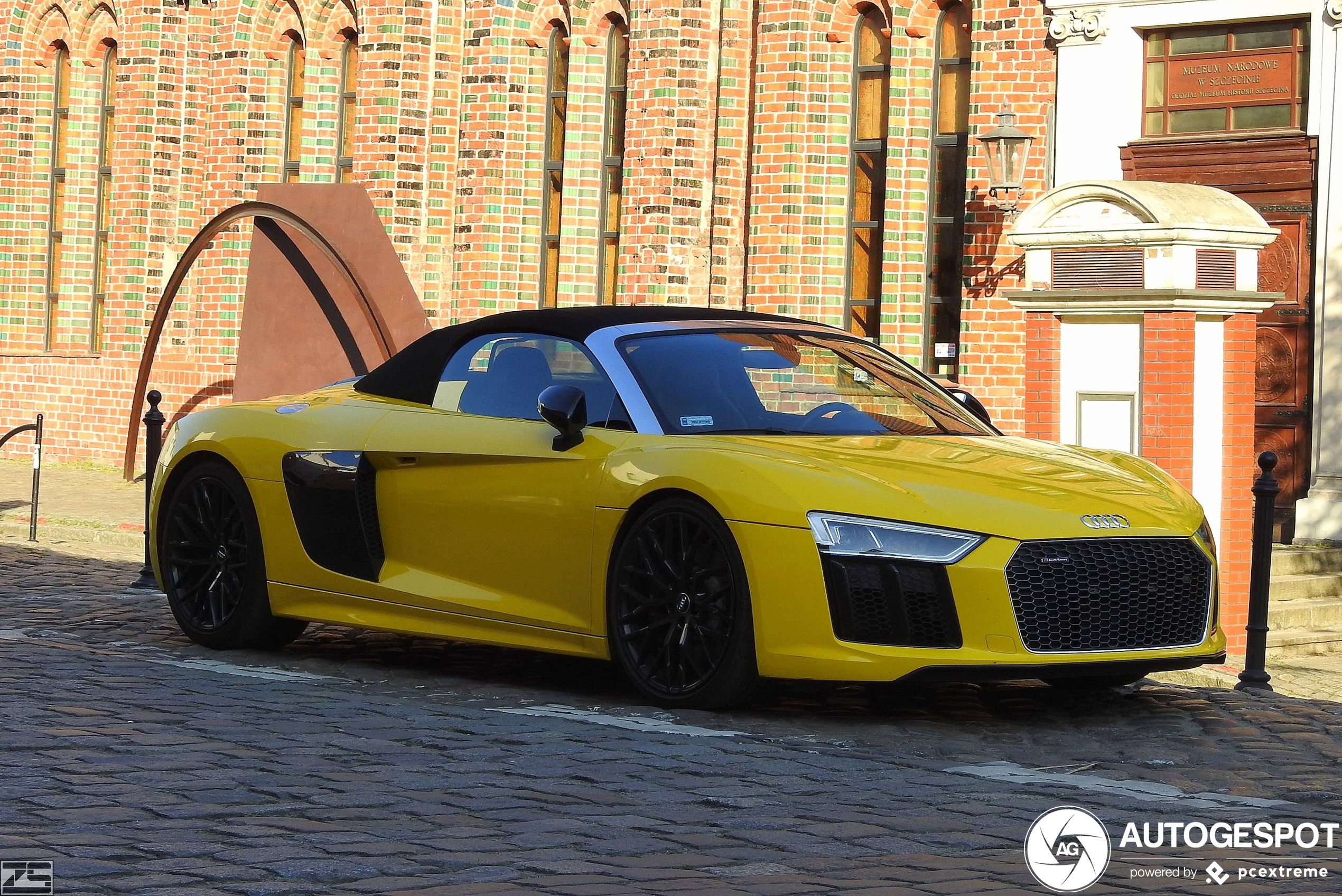 Audi R8 V10 Spyder 2016