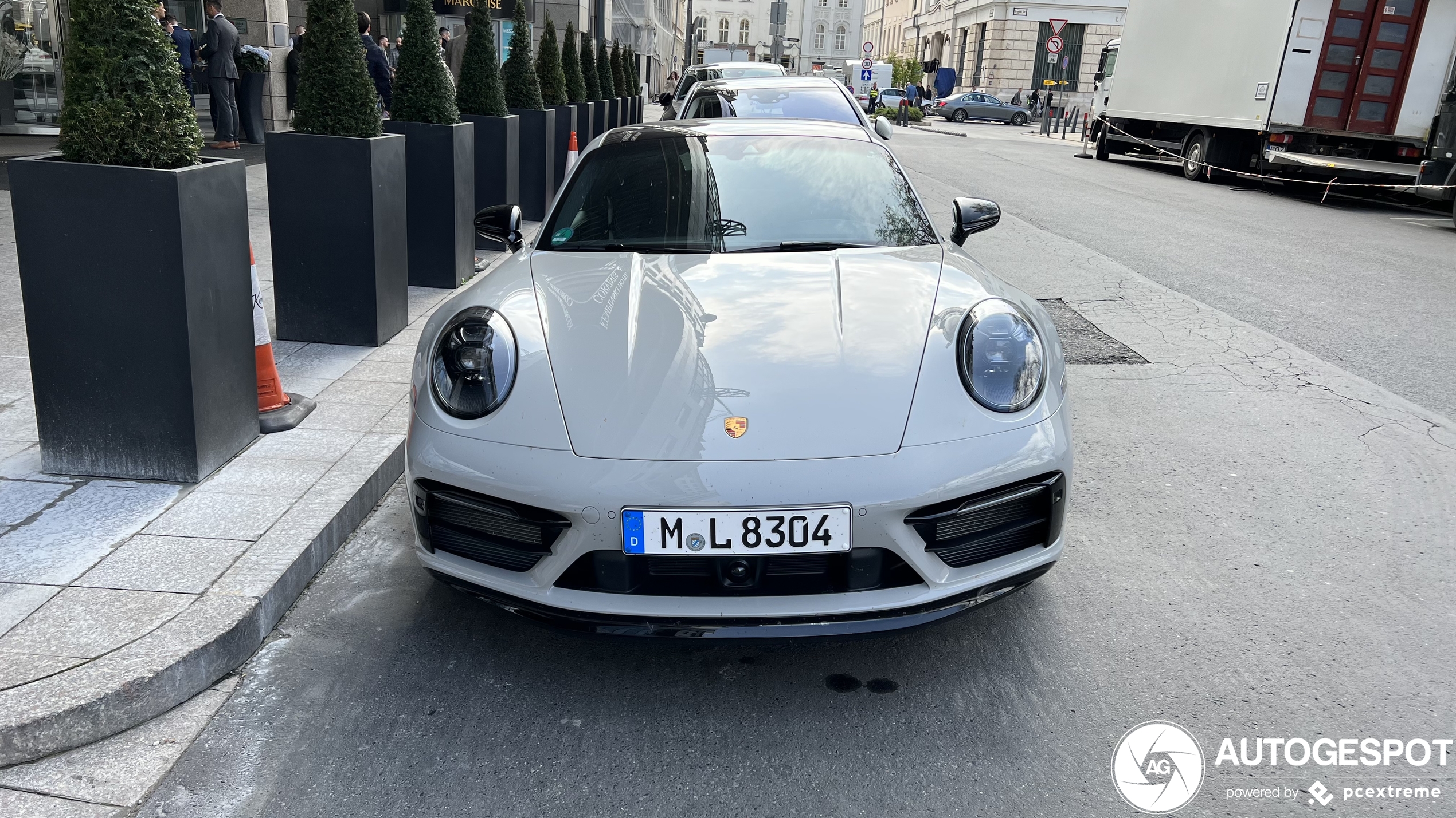 Porsche 992 Carrera 4 GTS