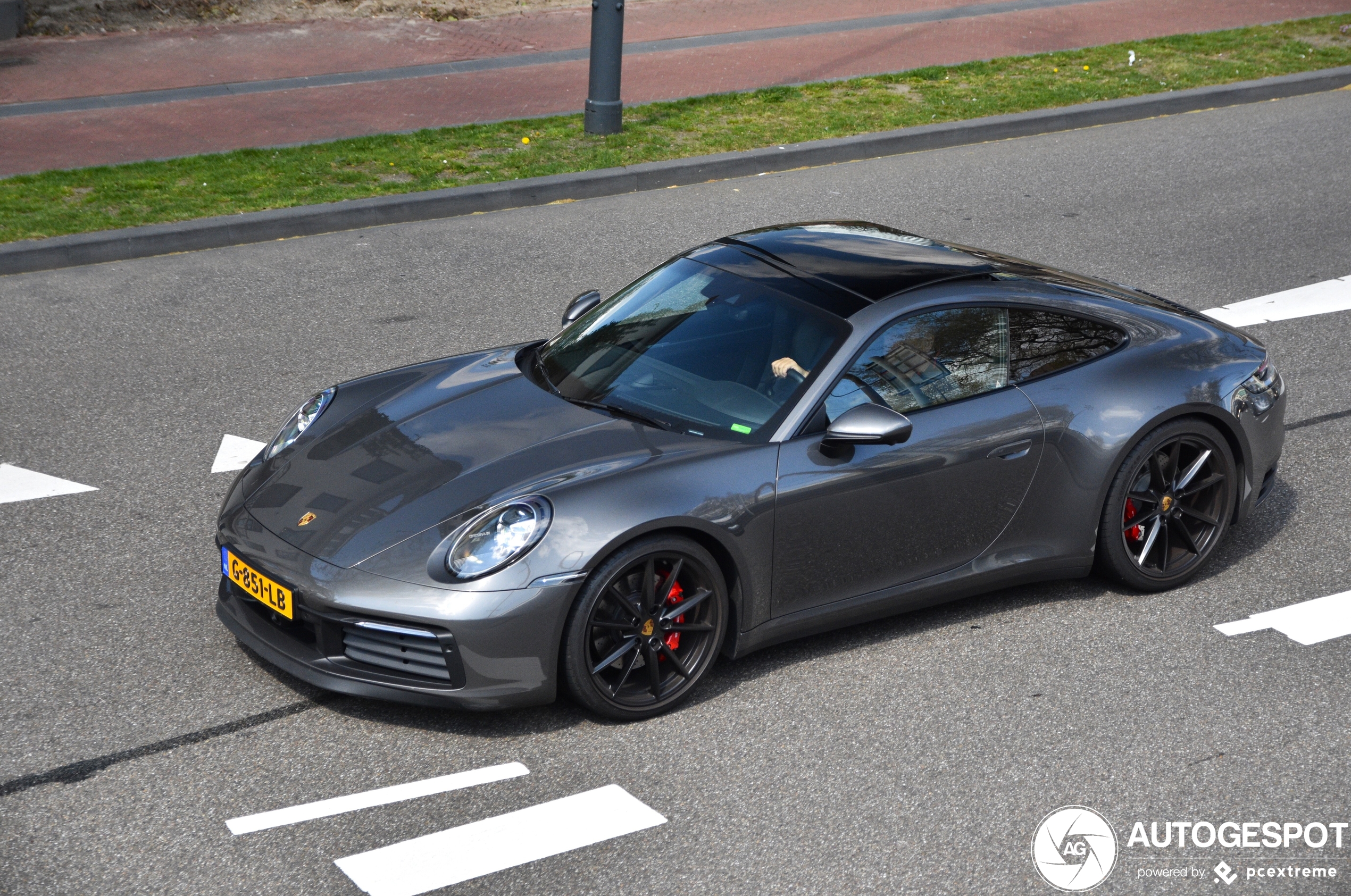 Porsche 992 Carrera 4S