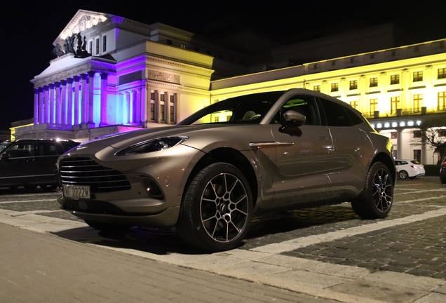 Aston Martin DBX