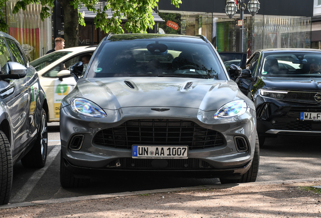 Aston Martin DBX