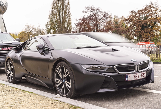 BMW i8 Protonic Frozen Black Edition