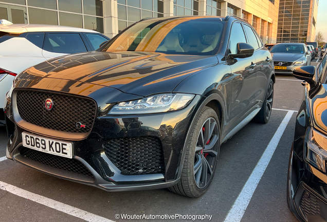 Jaguar F-PACE SVR