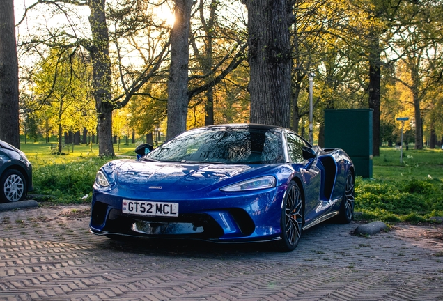 McLaren GT