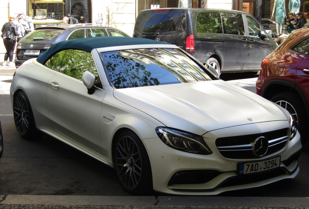 Mercedes-AMG C 63 S Convertible A205 Ocean Blue Edition