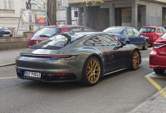 Porsche 992 Carrera 4S