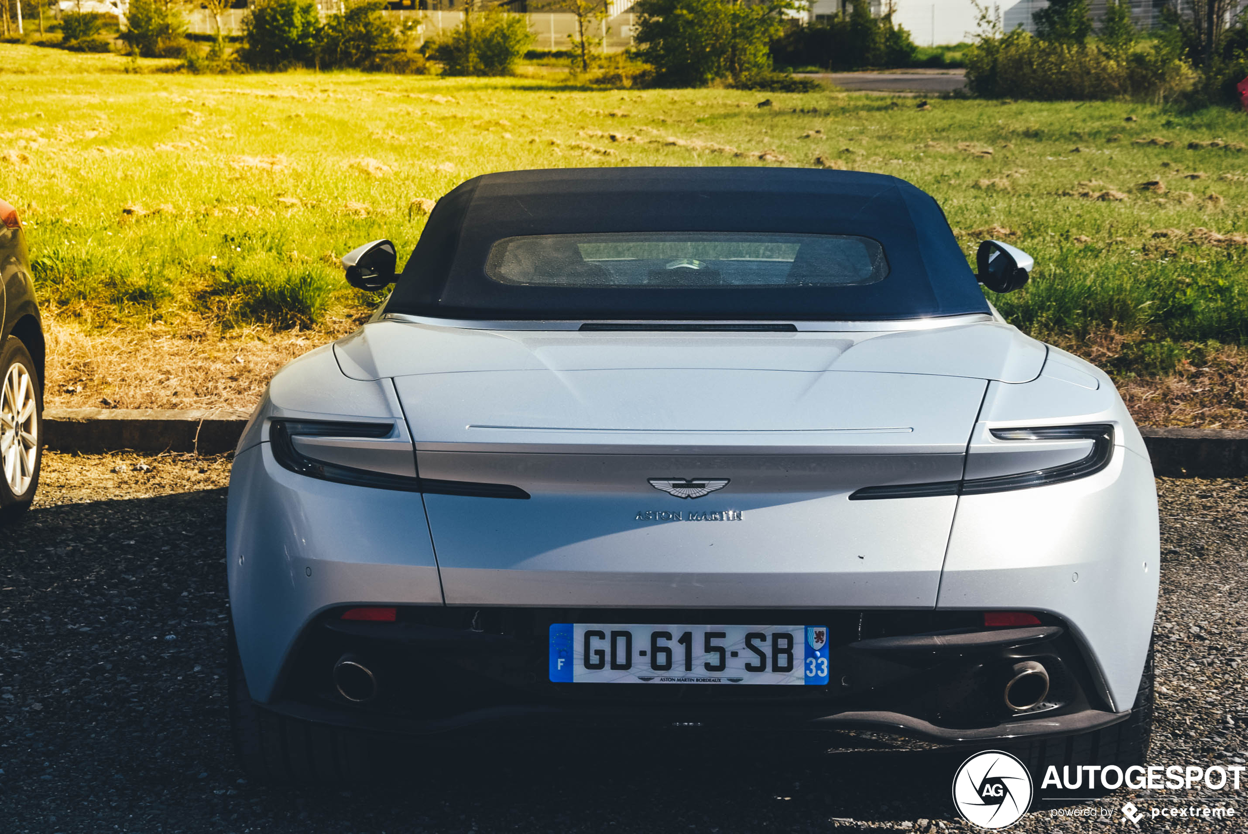 Aston Martin DB11 V8 Volante