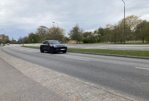 Porsche 95B Macan GTS