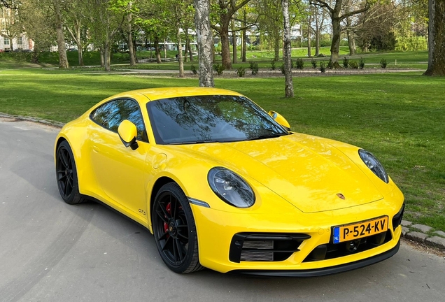 Porsche 992 Carrera 4 GTS