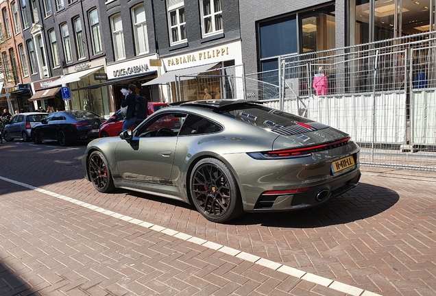 Porsche 992 Carrera 4S