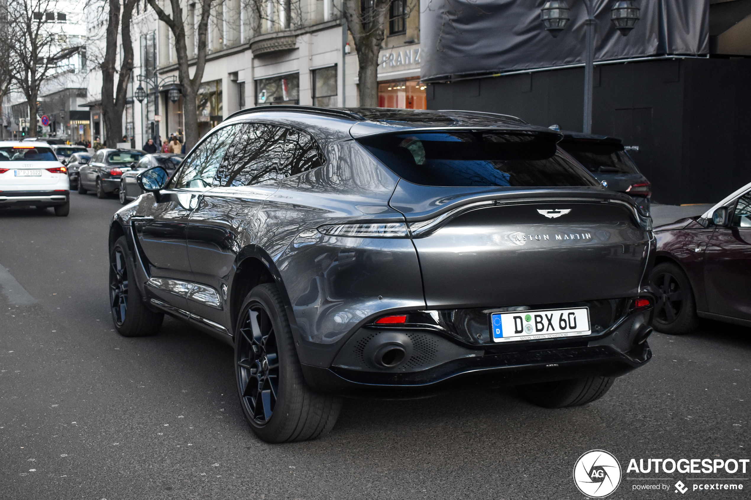 Aston Martin DBX