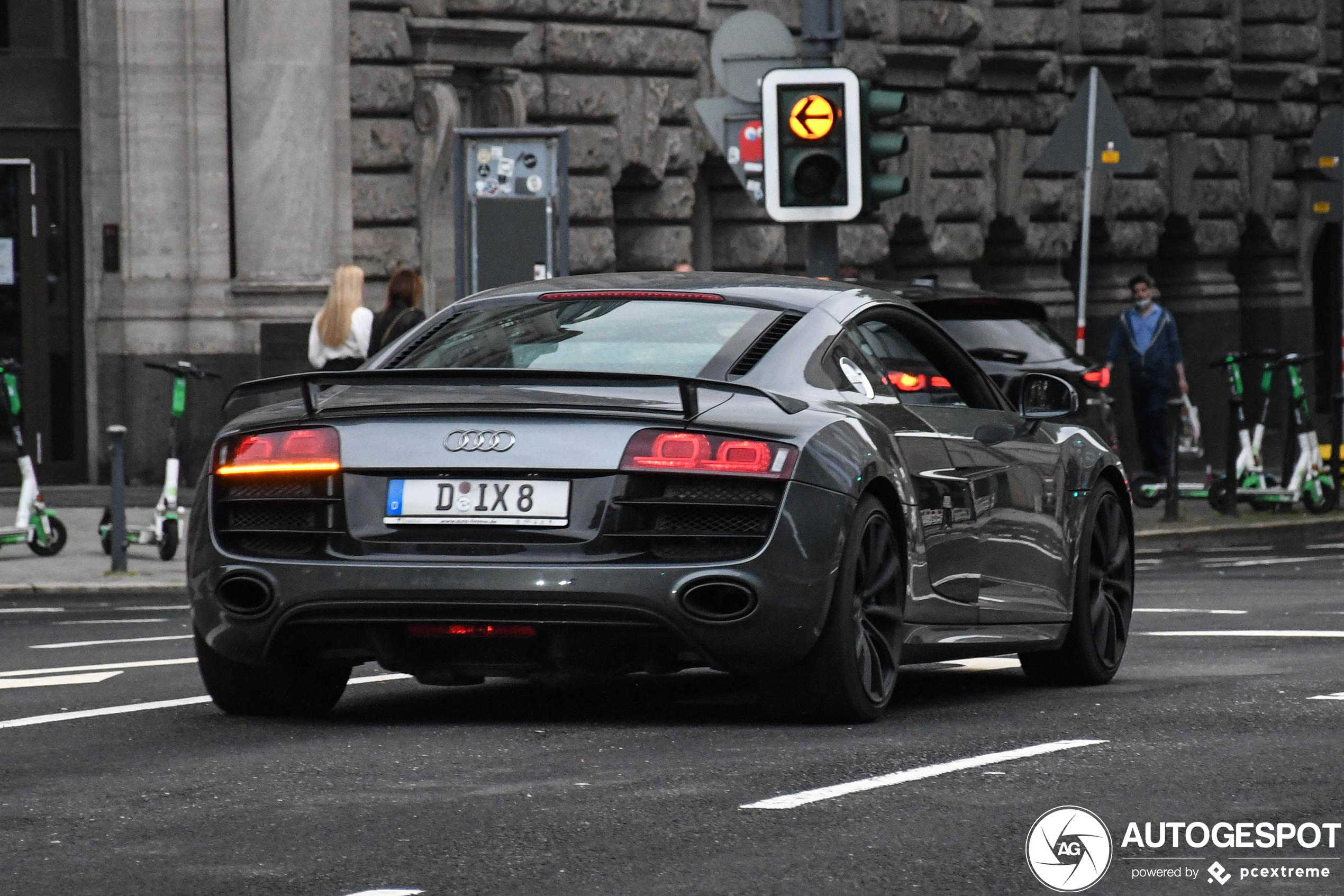 Audi R8