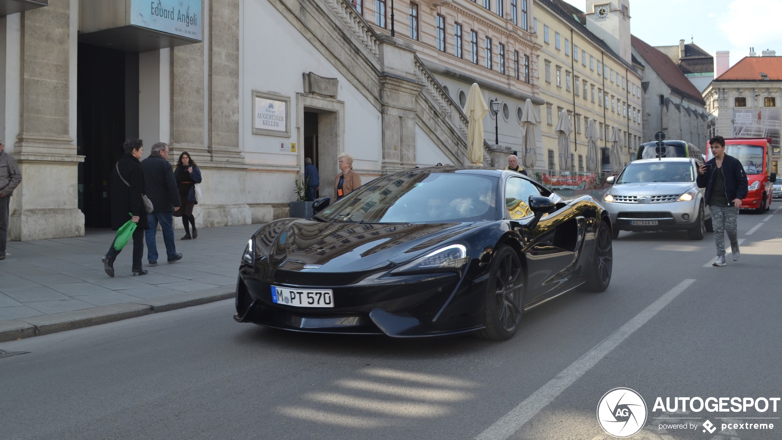 McLaren 570S