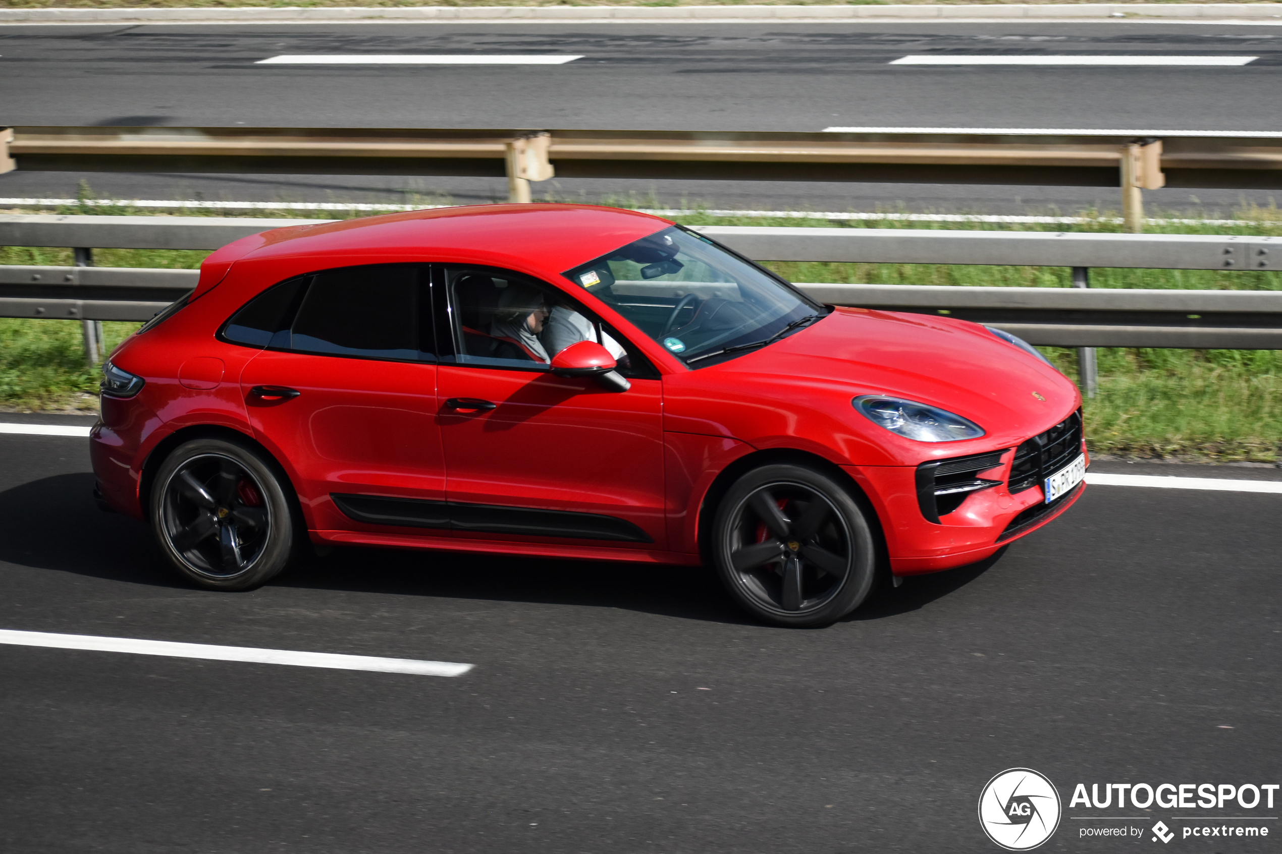 Porsche 95B Macan GTS MkII