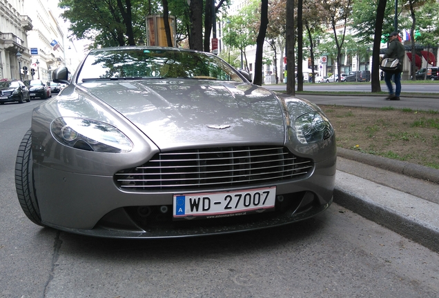 Aston Martin V8 Vantage S