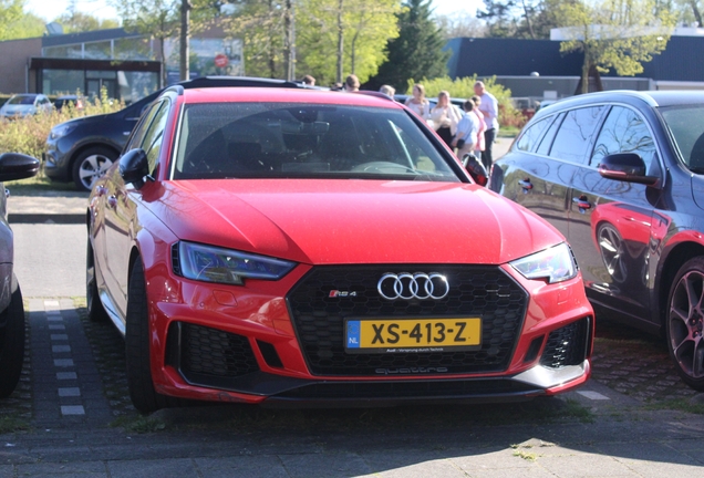 Audi RS4 Avant B9