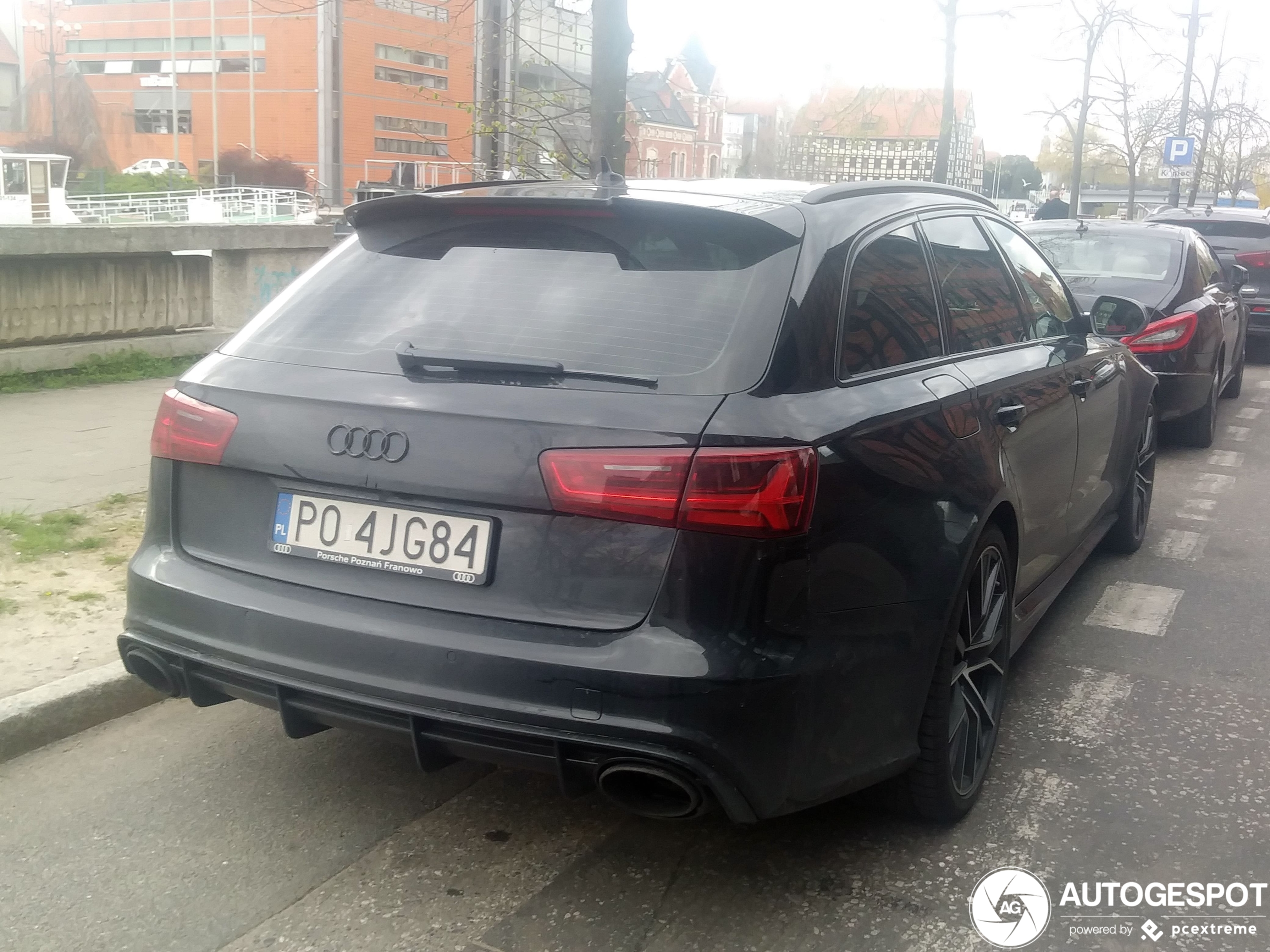 Audi RS6 Avant C7 2015