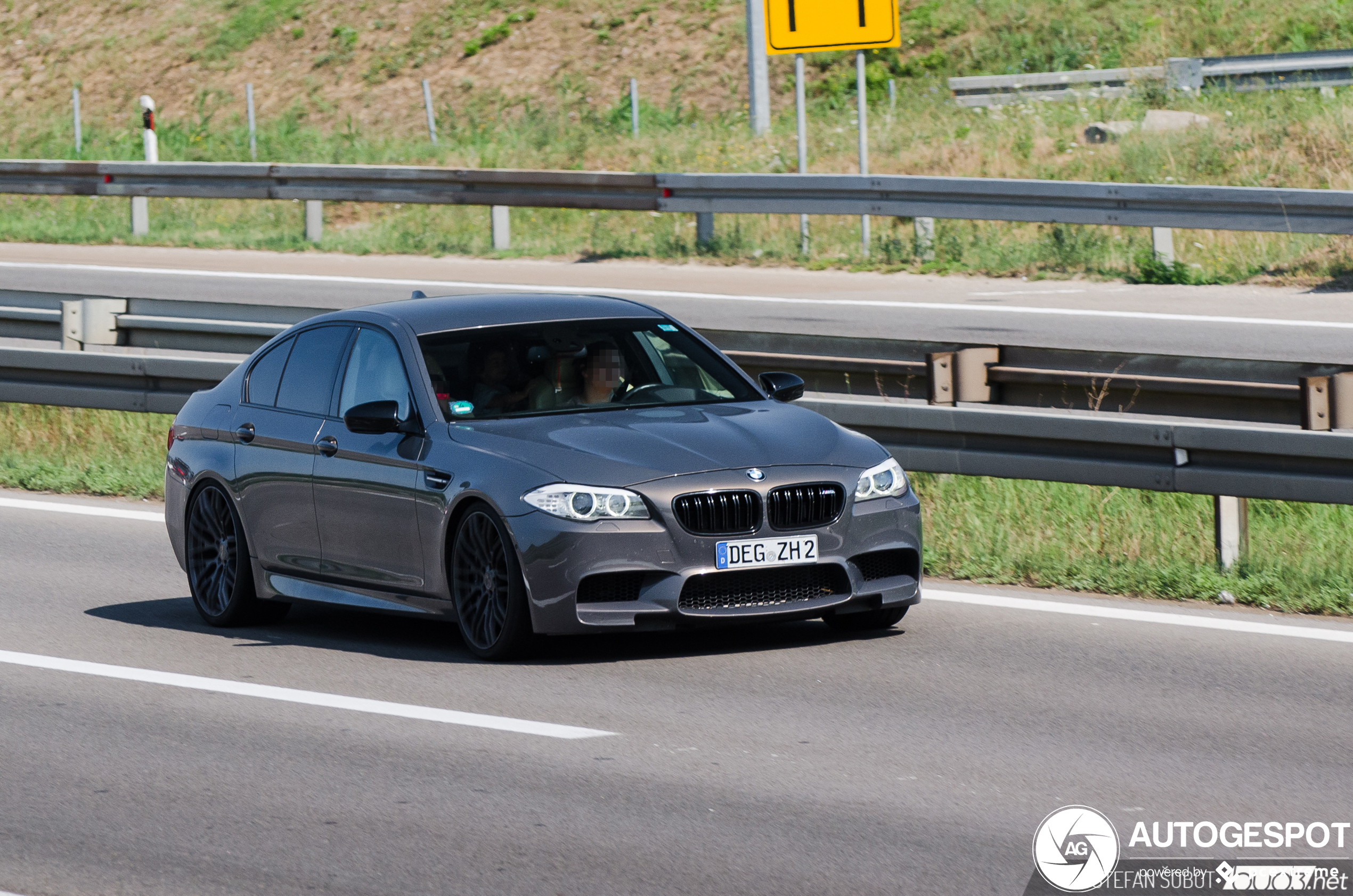 BMW M5 F10 2011