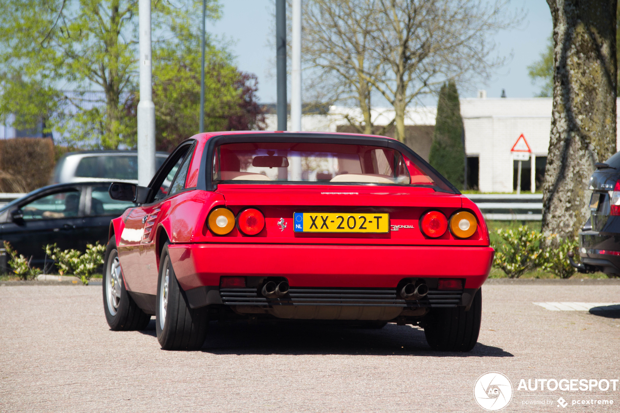 Ferrari Mondial 3.2