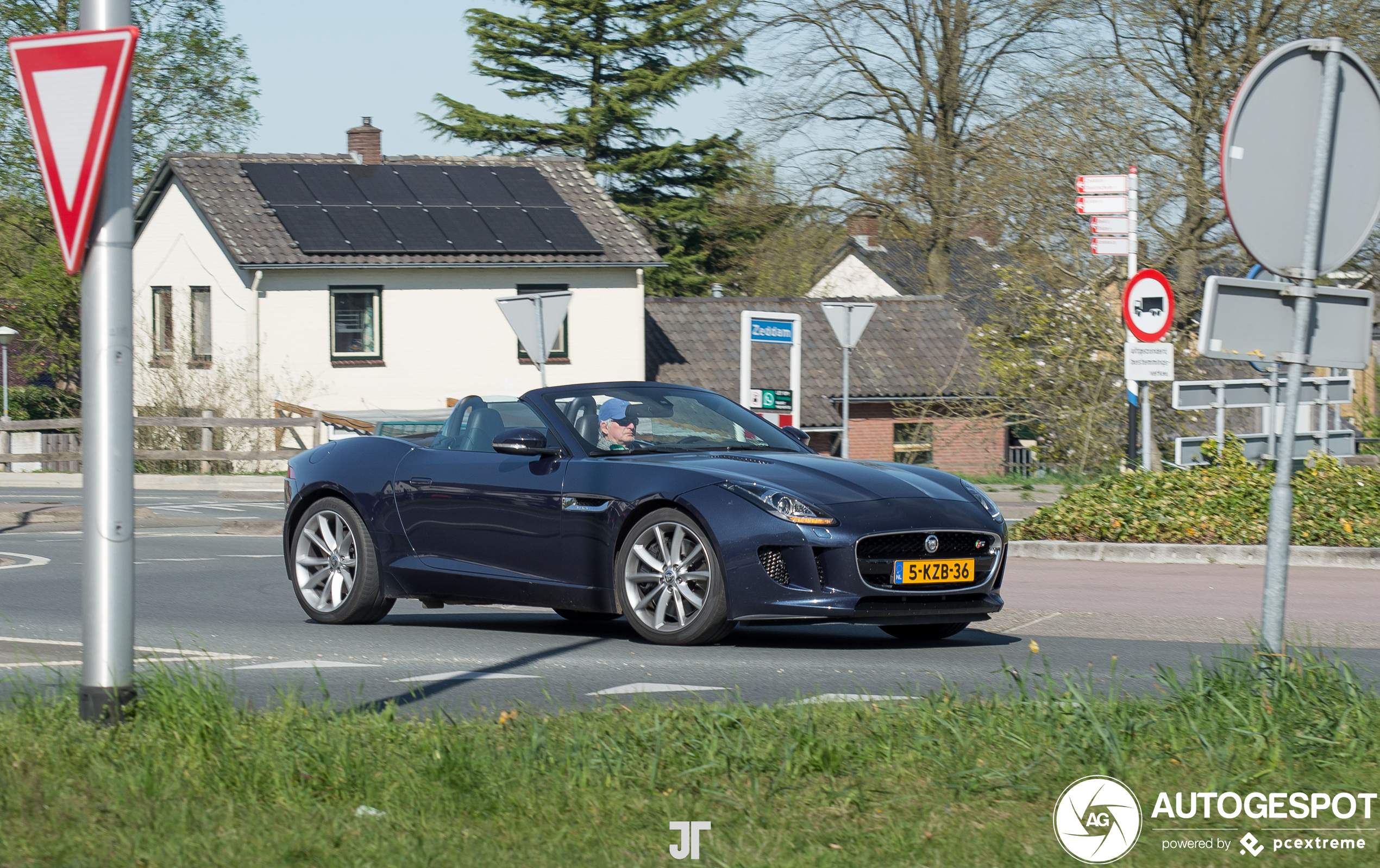 Jaguar F-TYPE S Convertible