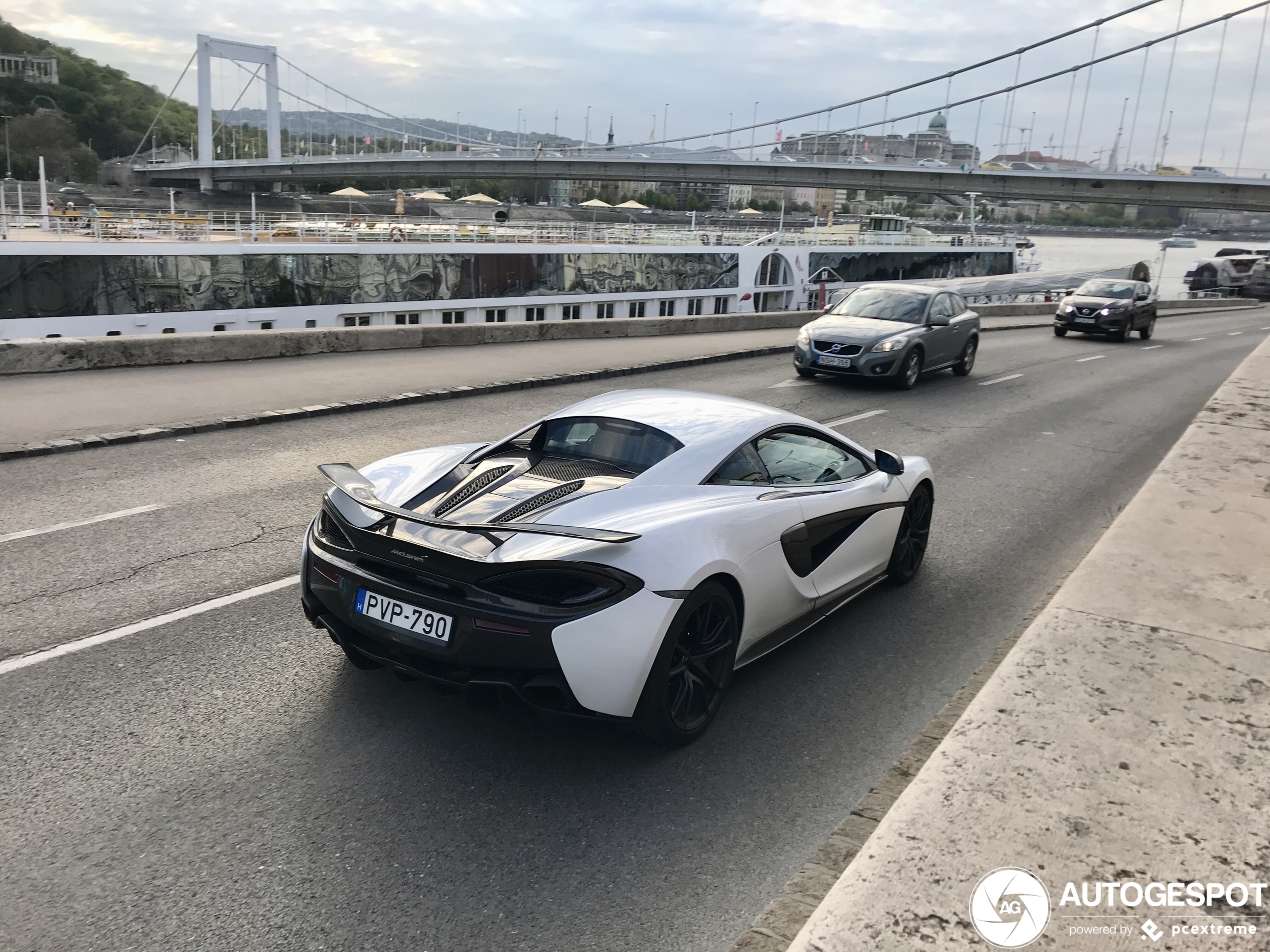 McLaren 570S