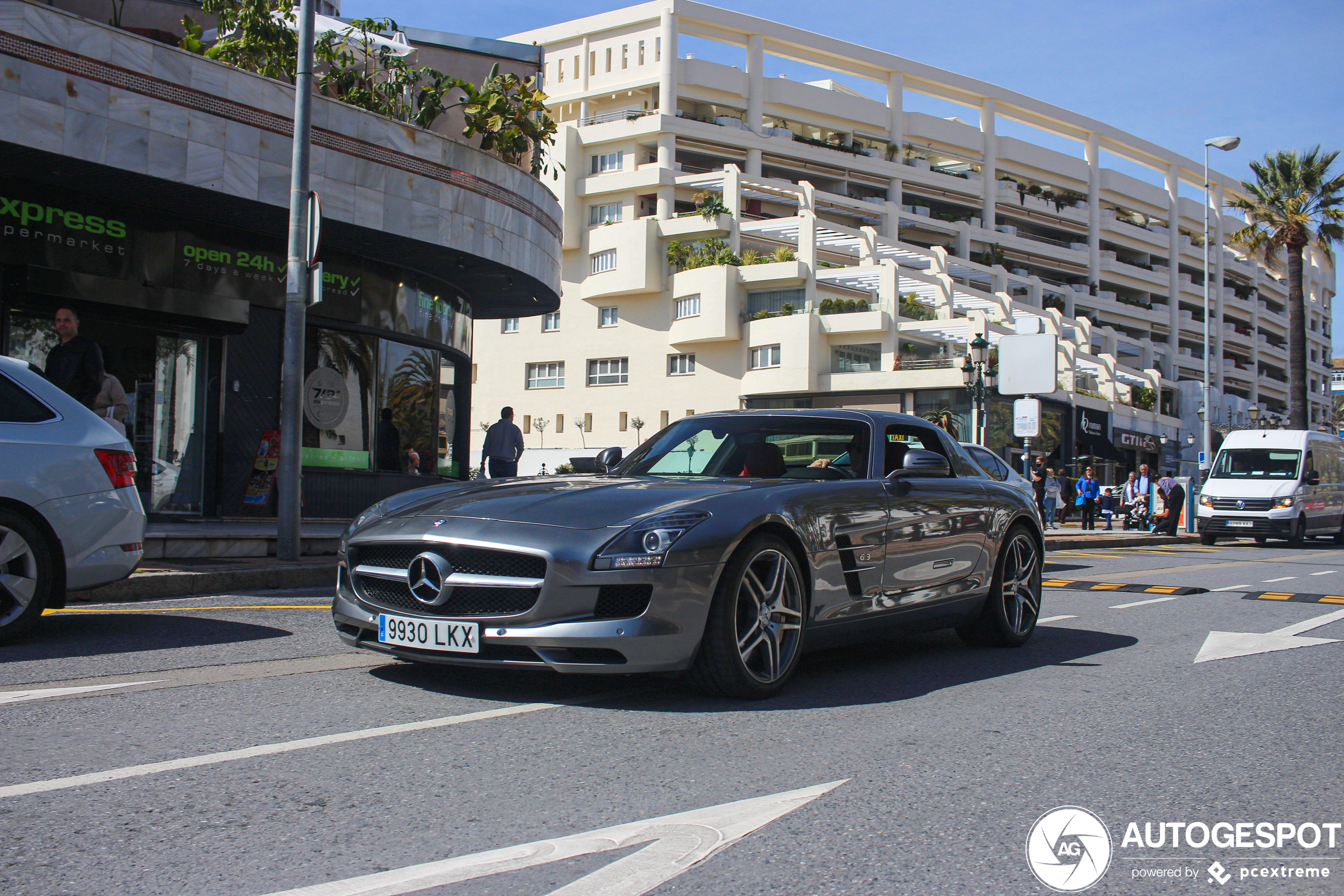 Mercedes-Benz SLS AMG