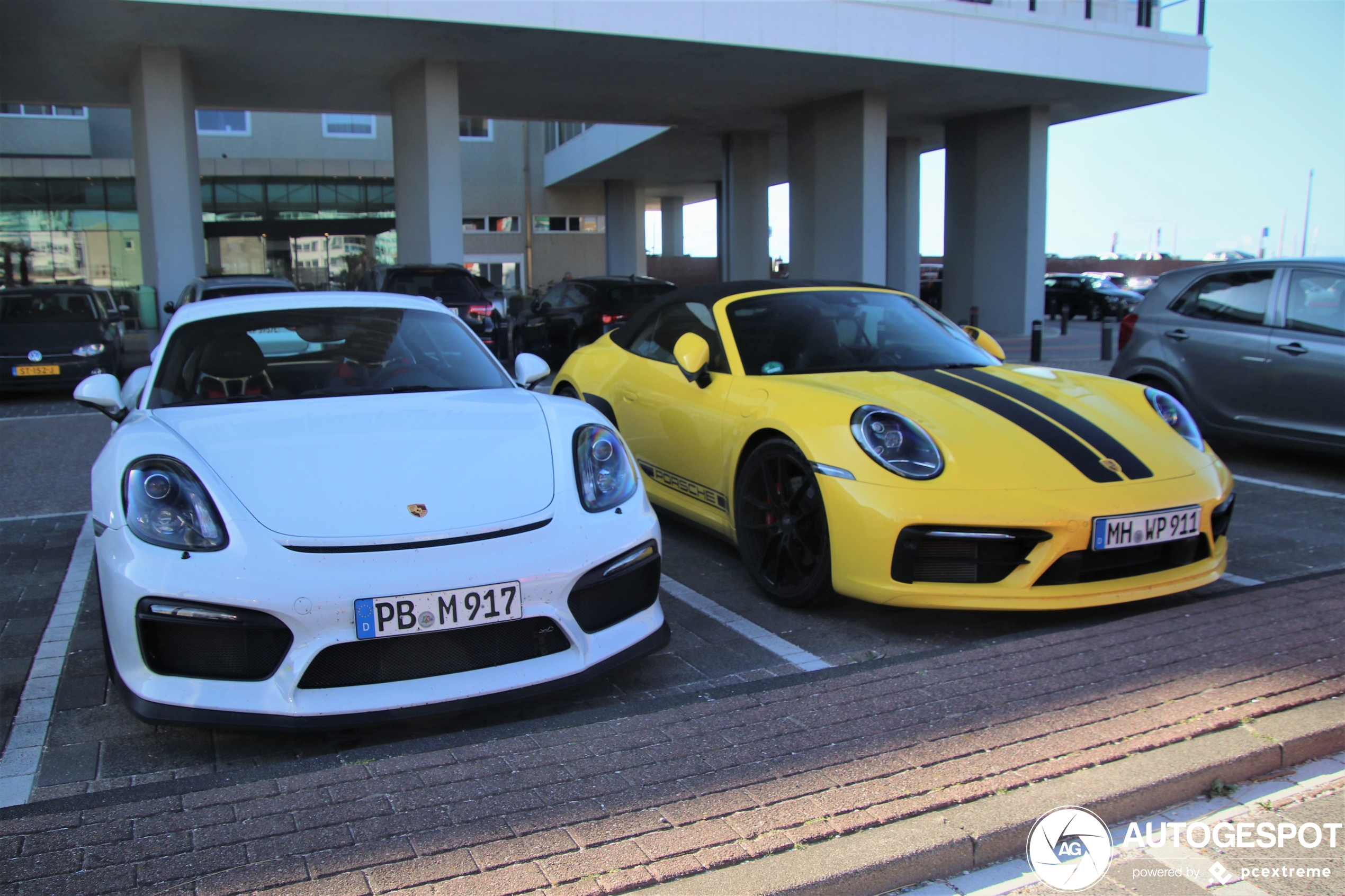 Porsche 992 Carrera 4S Cabriolet