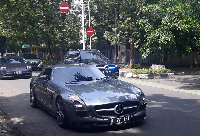 Mercedes-Benz SLS AMG