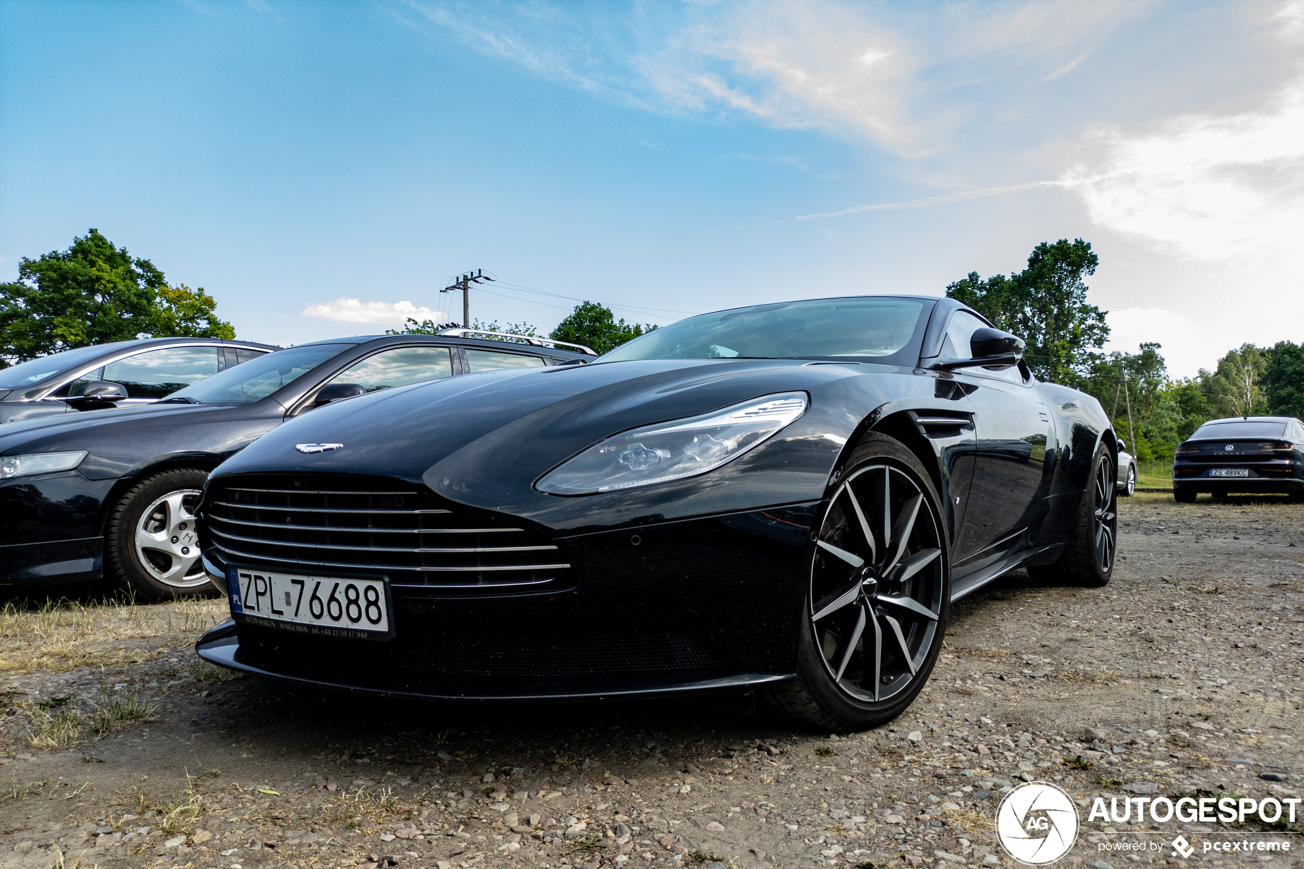 Aston Martin DB11