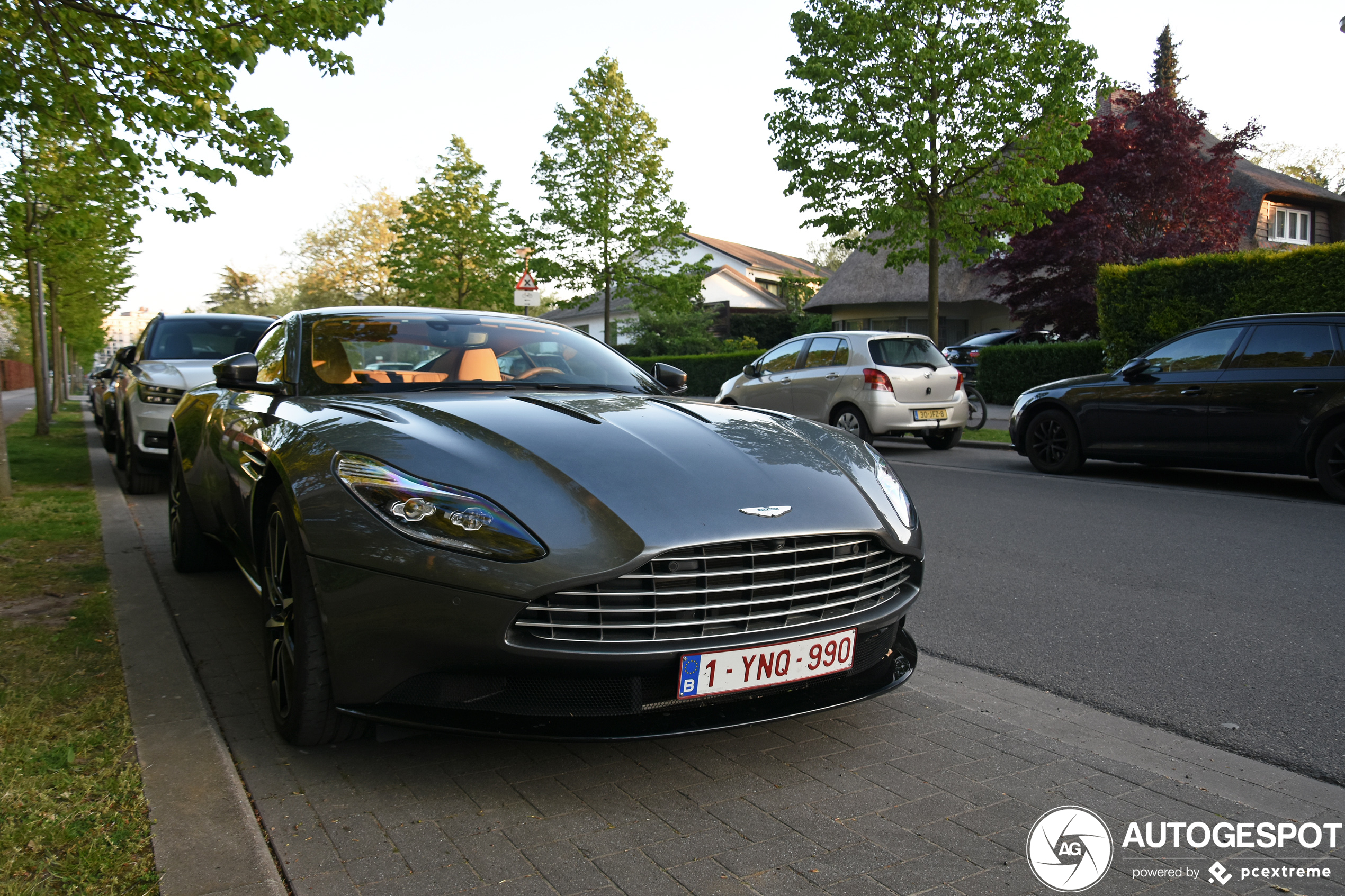 Aston Martin DB11