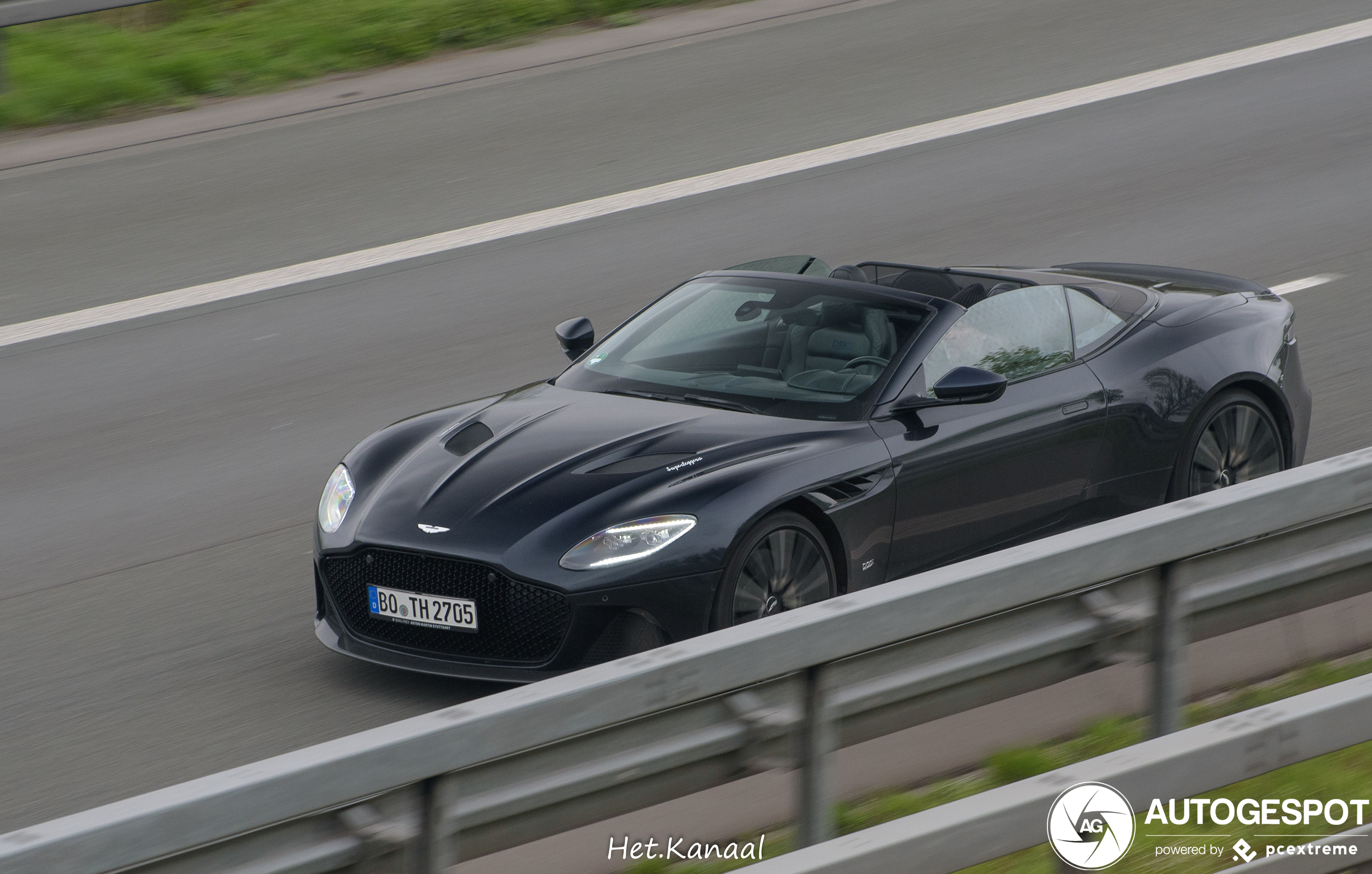 Aston Martin DBS Superleggera Volante