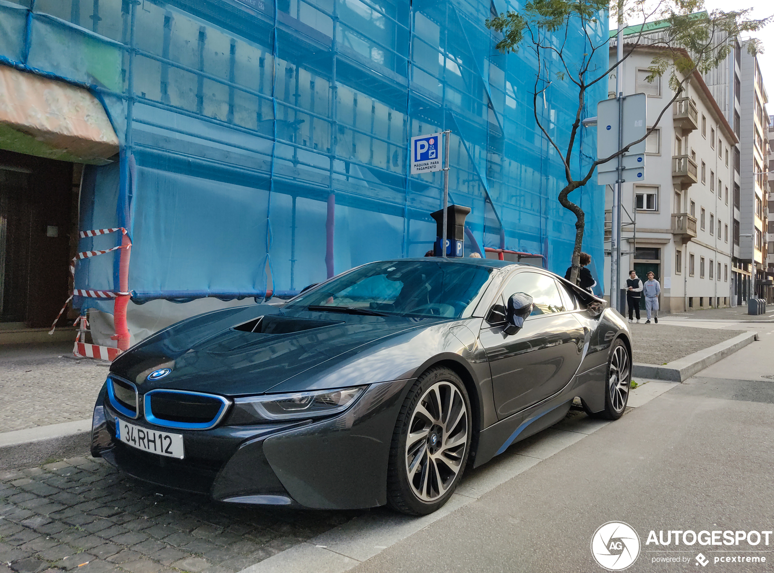 BMW i8