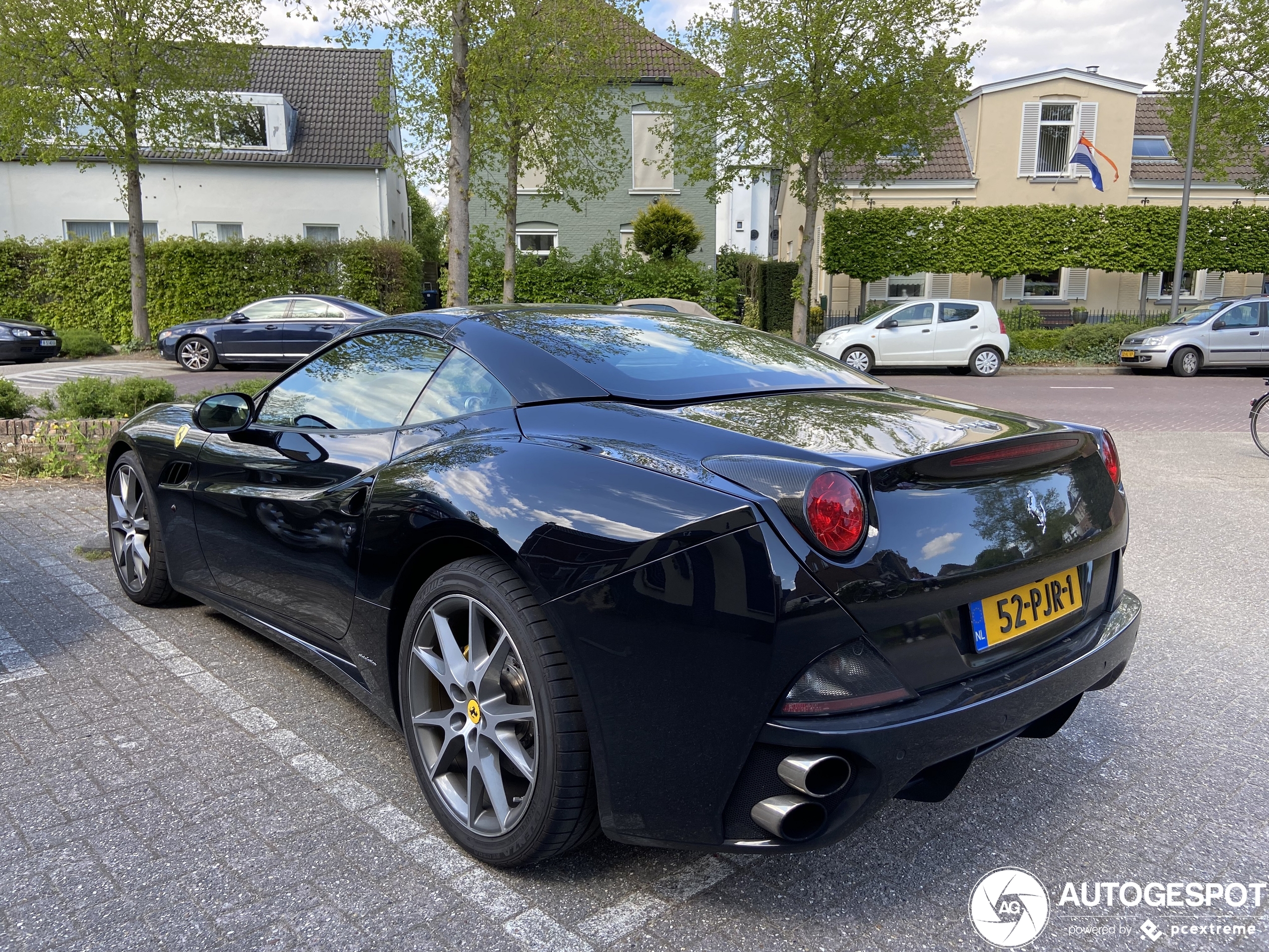 Ferrari California